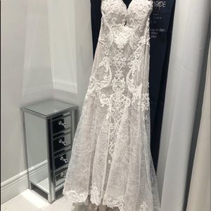 Maggie Sottero Esther size 10 unaltered. Misty mauve under lay. Never worn.